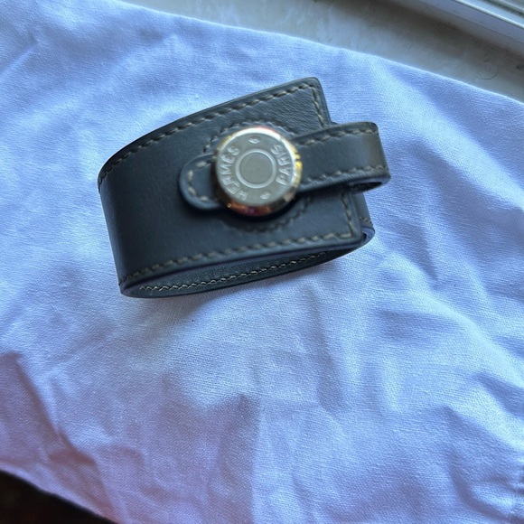 Hermes Dark Grey Leather Bracelet - Picture 8 of 8